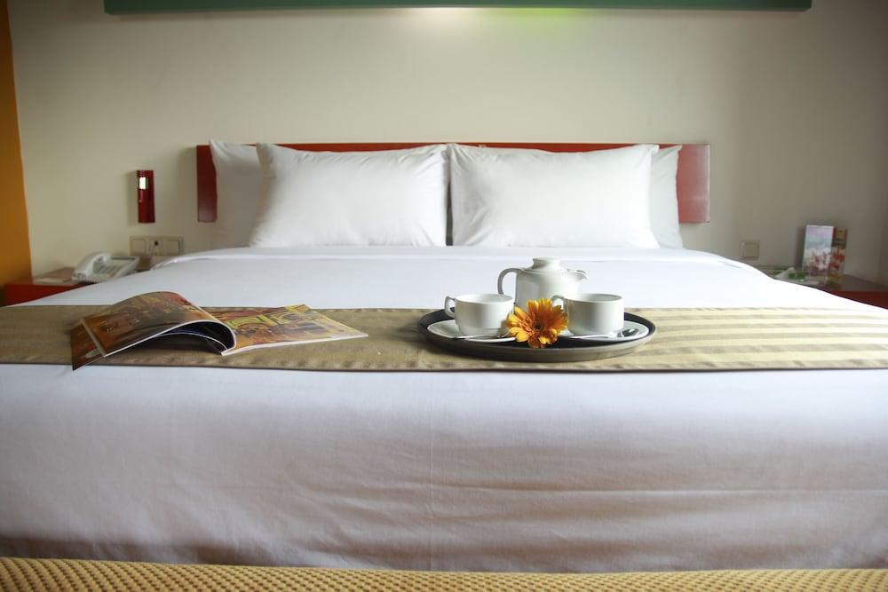 Sparks Life Jakarta, Artotel Curated Extérieur photo