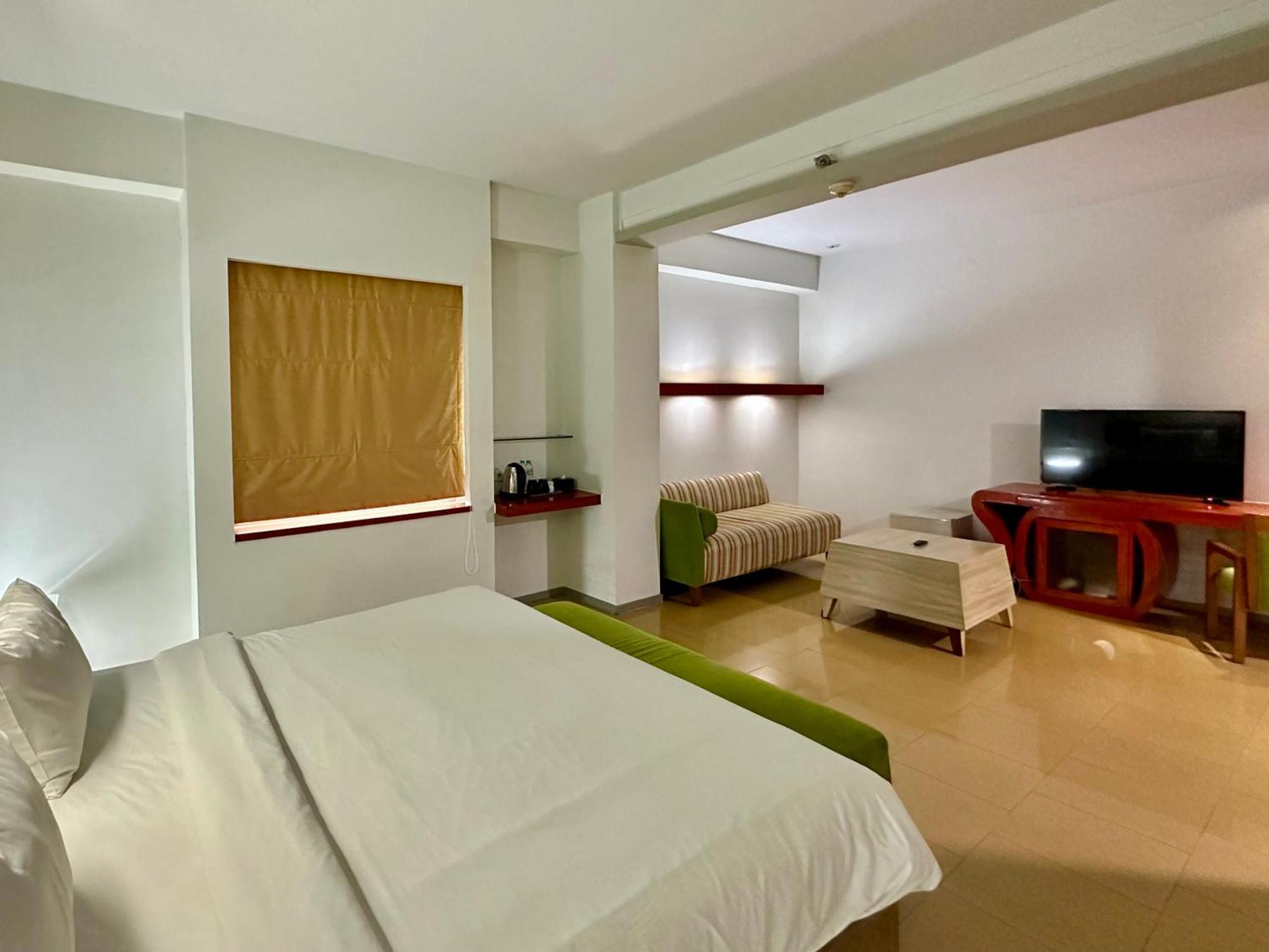 Sparks Life Jakarta, Artotel Curated Extérieur photo