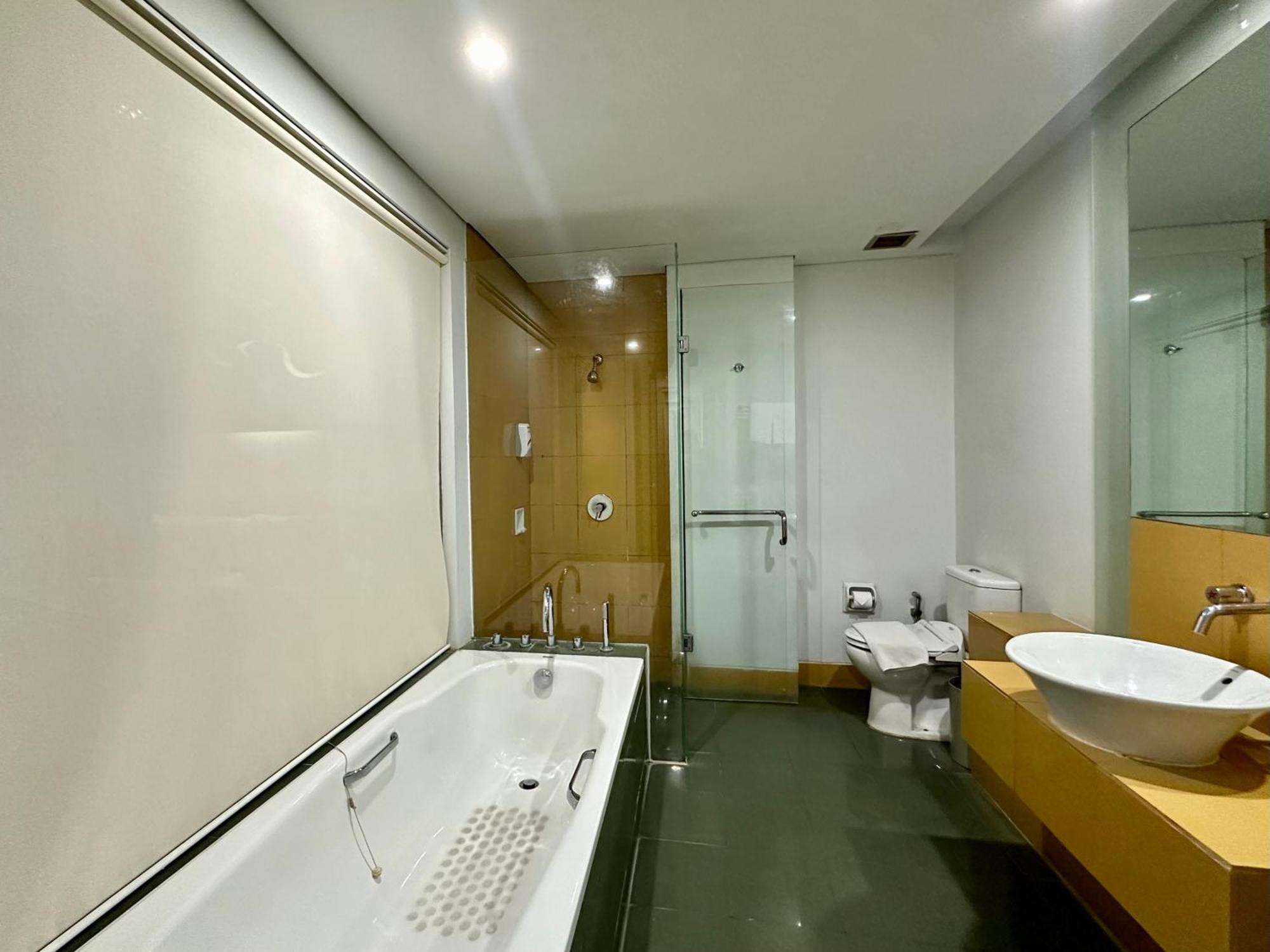 Sparks Life Jakarta, Artotel Curated Extérieur photo